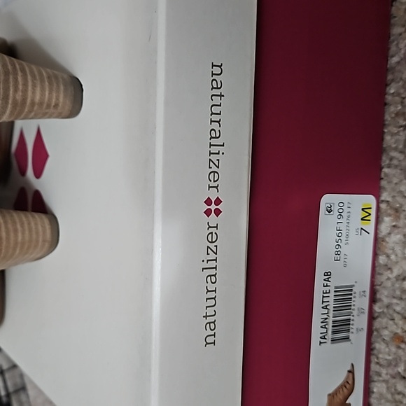 Naturalizer Peep Toe - Picture 4 of 4